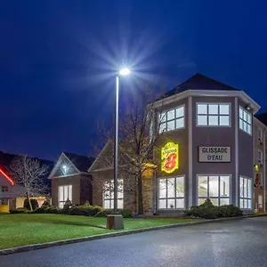 Super 8 By Wyndham Hotel Québec