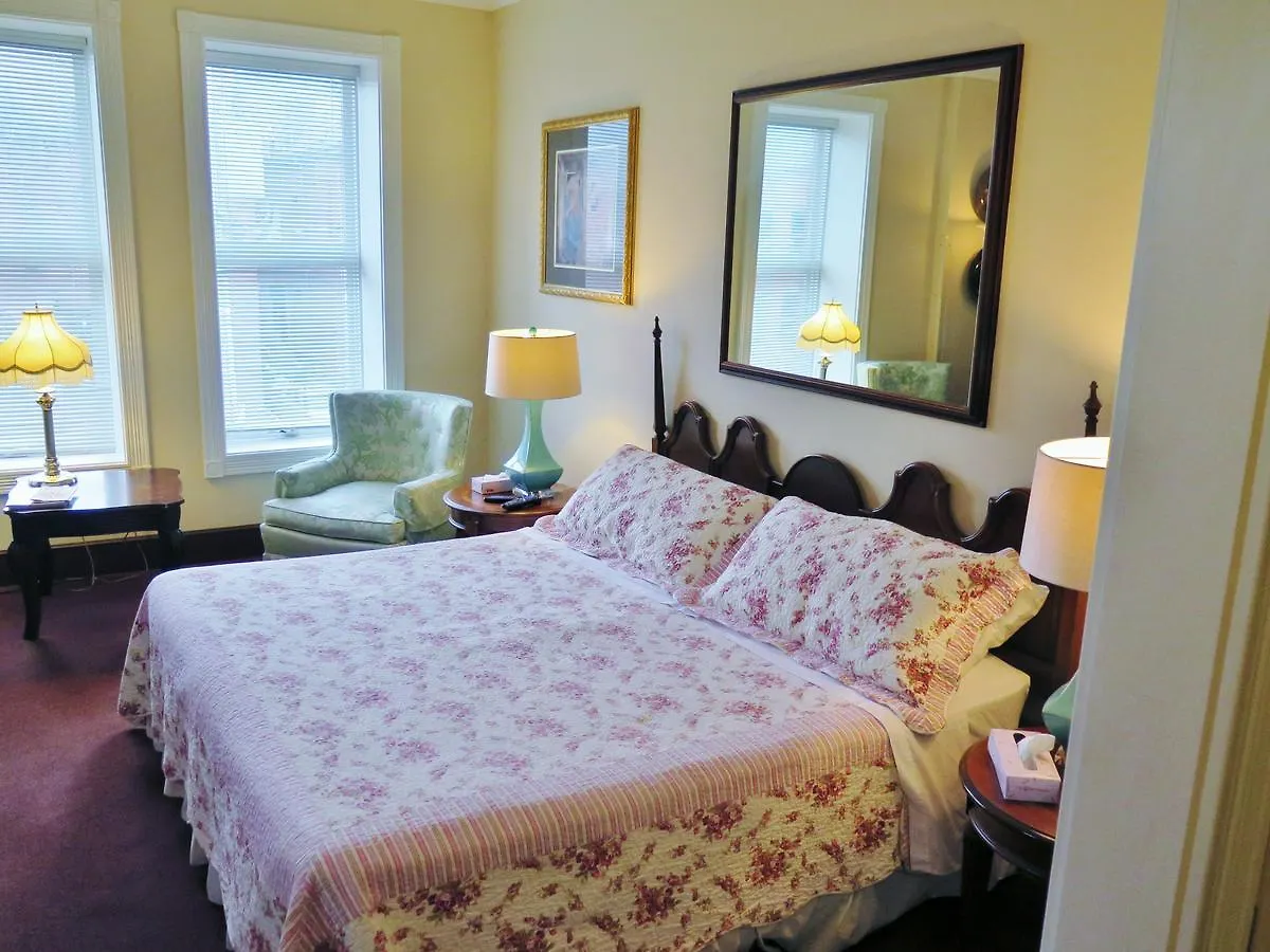 Madison Manor Boutique Hotel Toronto 2*,  Canada